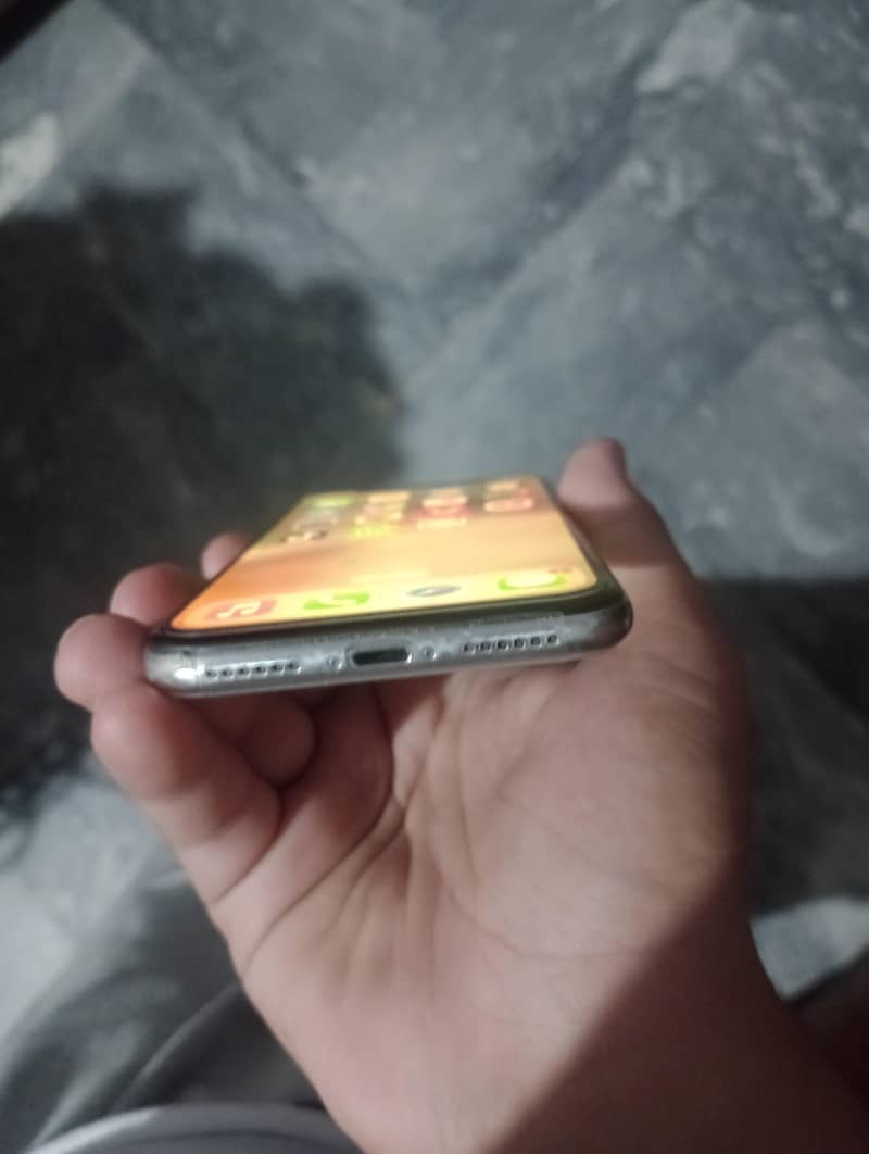 Apple iPhone X 2