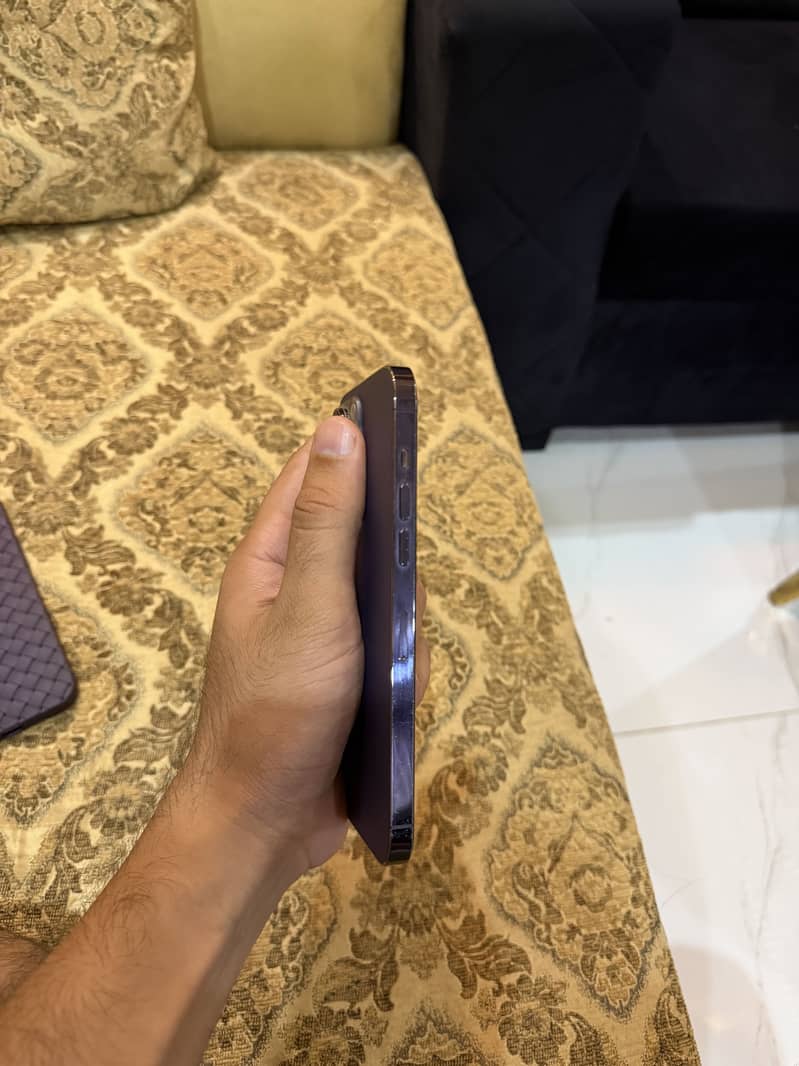 Apple iPhone 14 Pro Max 1