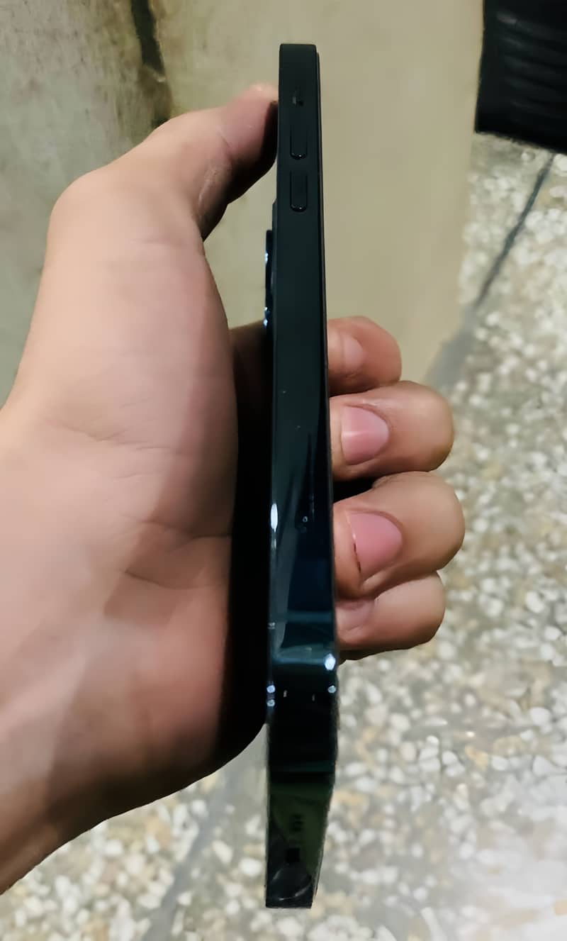Apple iPhone 12 Pro 2