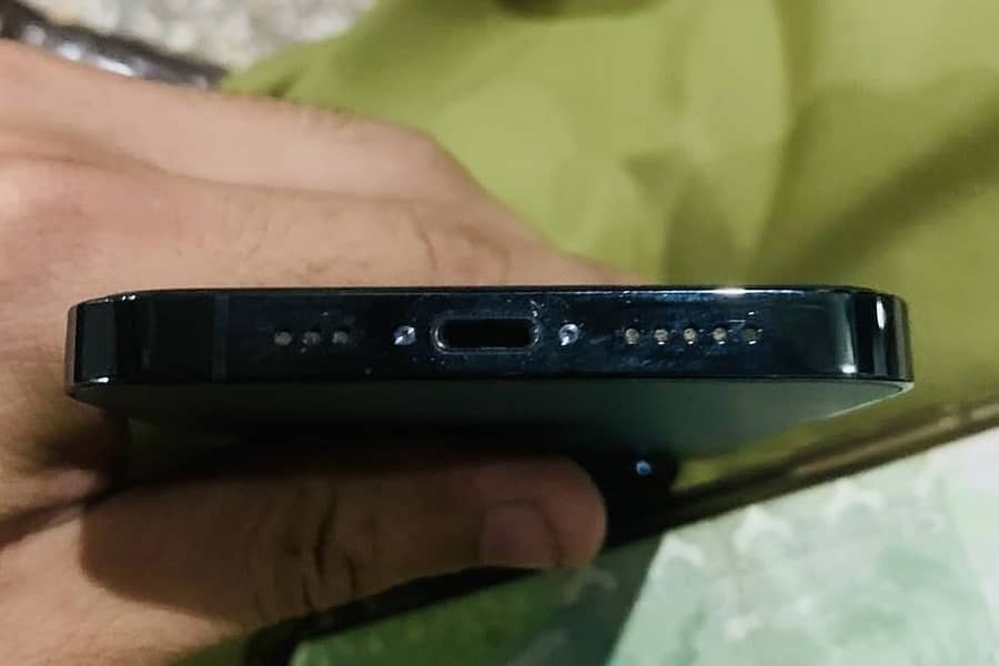 Apple iPhone 12 Pro 4