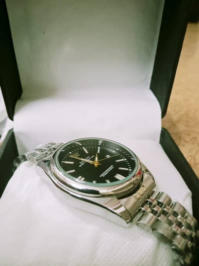 Brand New Watch of Relox for sale 10/10 condition main