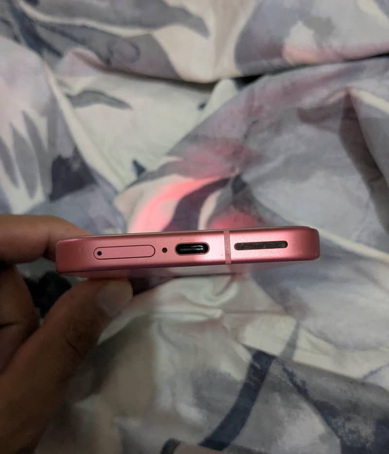 Google Pixel 9a 4
