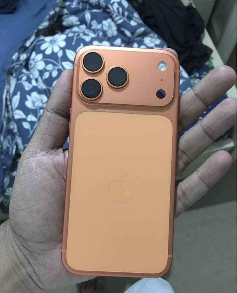 Apple iPhone 17 Pro Max 1
