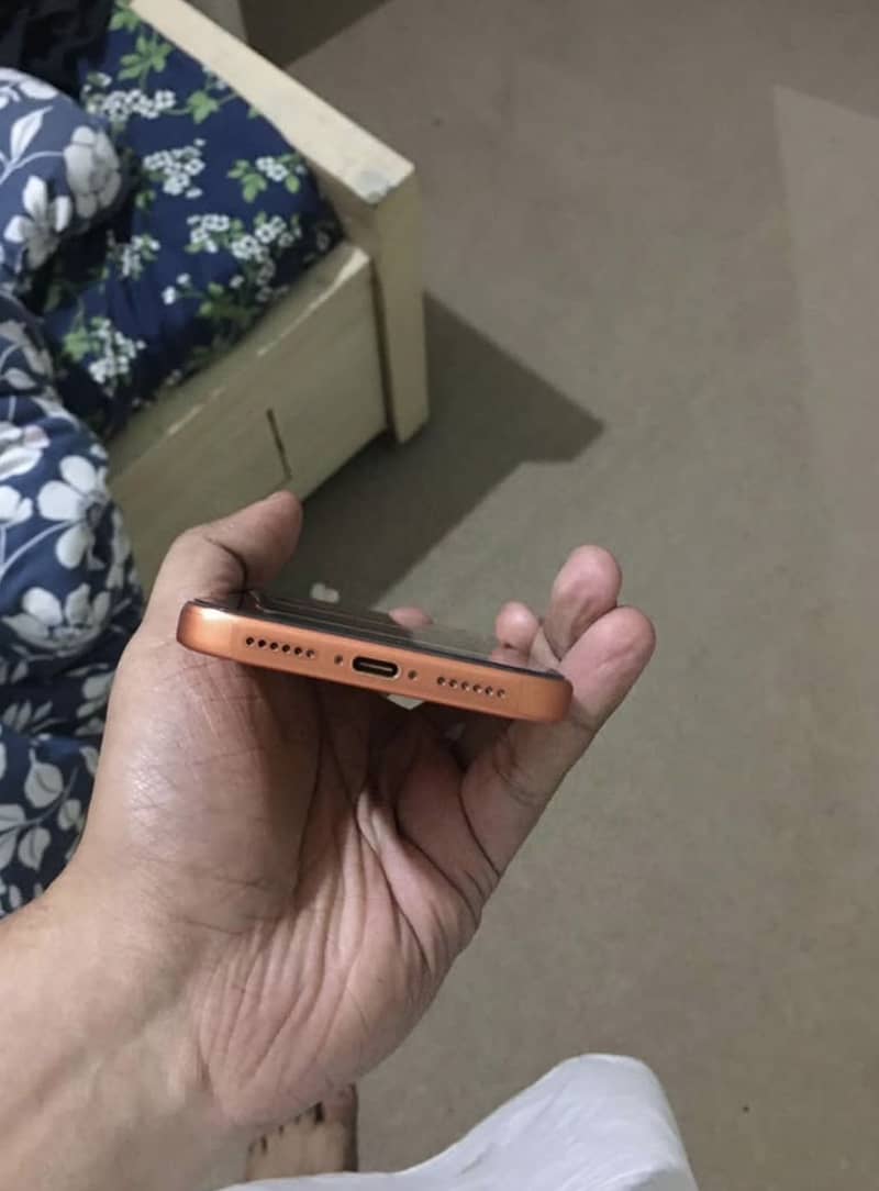 Apple iPhone 17 Pro Max 4