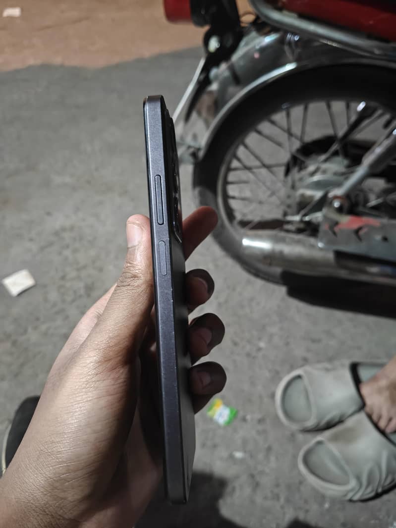 Realme C75 4