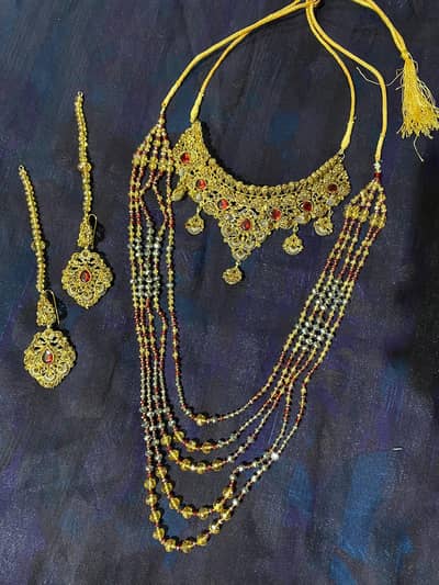 Necklace set almost new condition