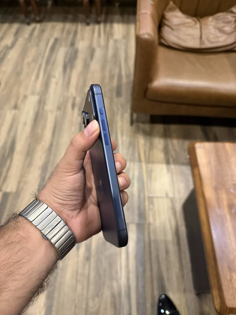 Apple iPhone 17 Pro Max 1