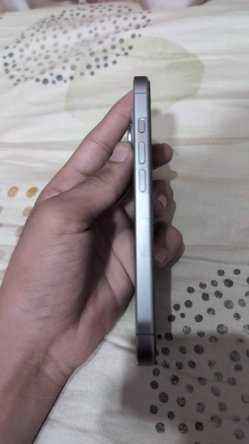 Apple iPhone 16 Pro 5