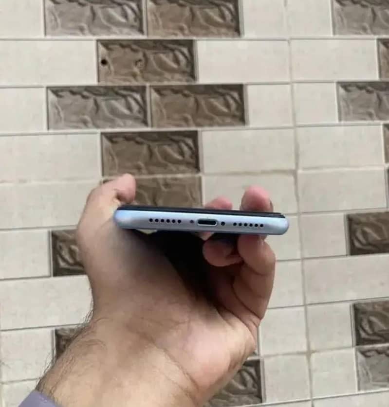 Apple iPhone XR 3