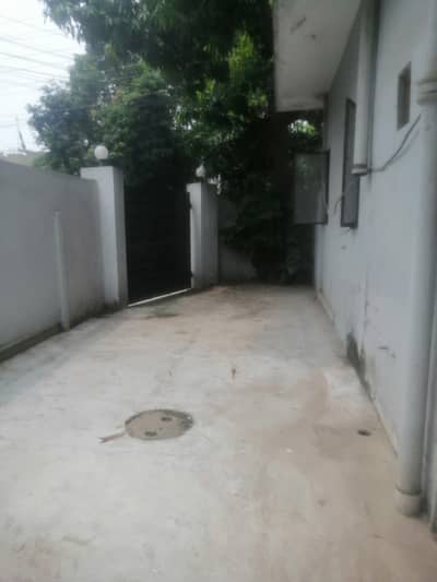 Iqbal Town 10 Marla Corner Facing Green Belt House For Sale Investor Rate At Nishter Block
