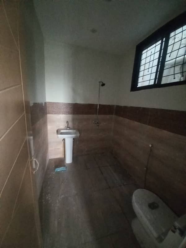 Sabzazar 10 Marla Brand New 2nd Floor For Comercail Use At Main ...