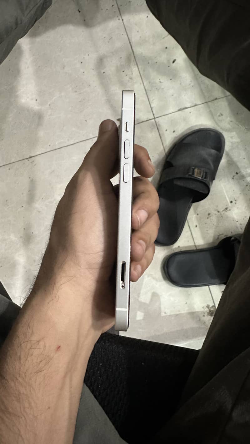 Apple iPhone 12 2