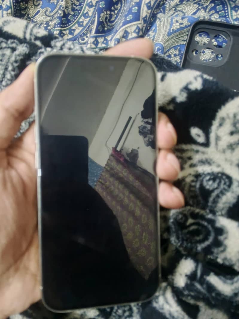 Apple iPhone 15 Pro 1