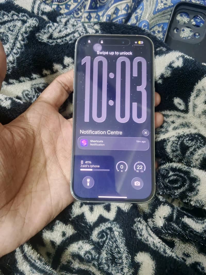 Apple iPhone 15 Pro 2
