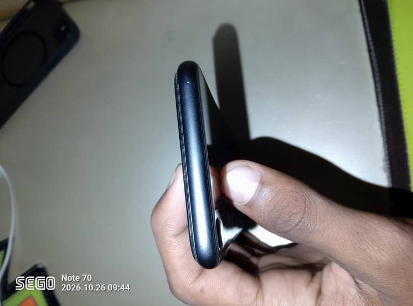 Apple iPhone 8 1