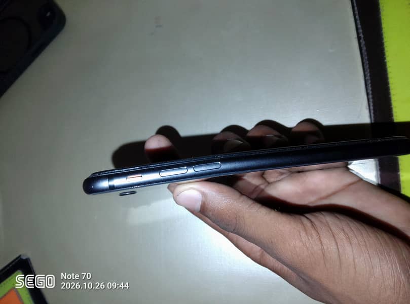 Apple iPhone 8 4