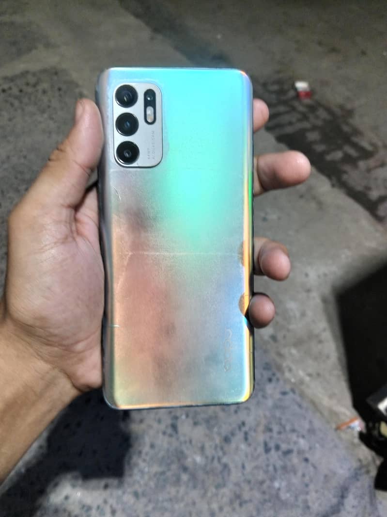 OPPO Reno6 0