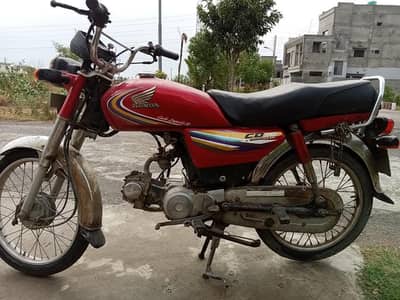 CD 70 Honda motorcycle