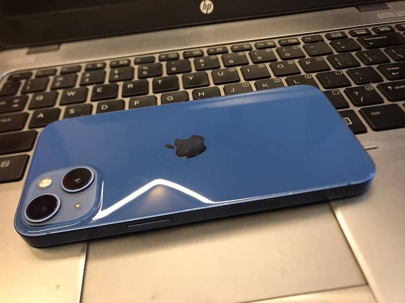 Apple iPhone 13 0