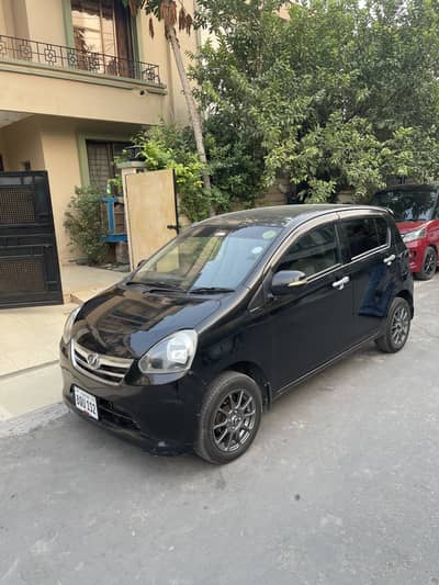 Daihatsu Mira 2011