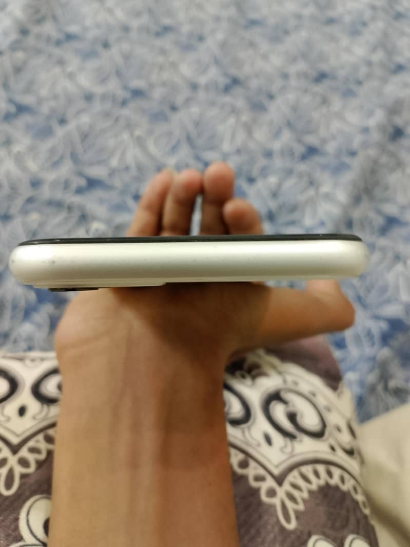 Apple iPhone 11 2