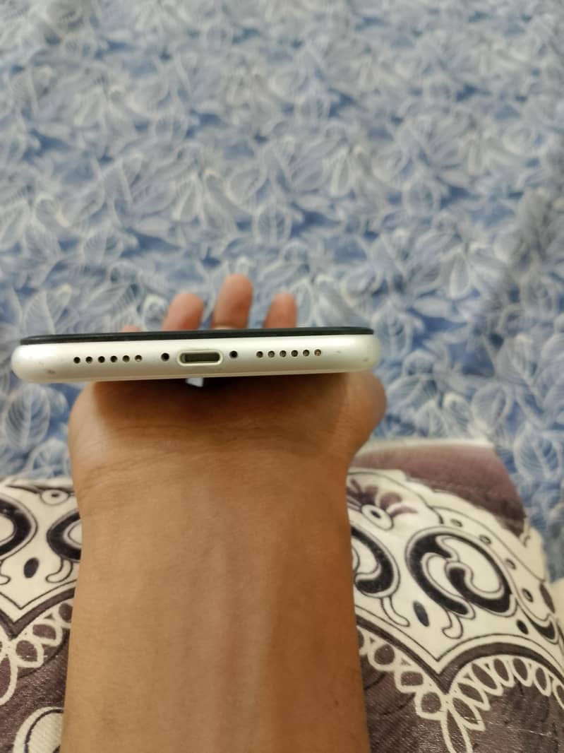 Apple iPhone 11 5