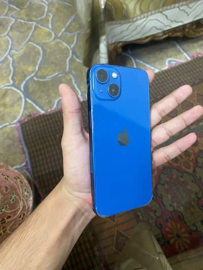Apple iPhone 13