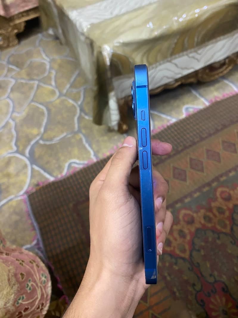 Apple iPhone 13 3