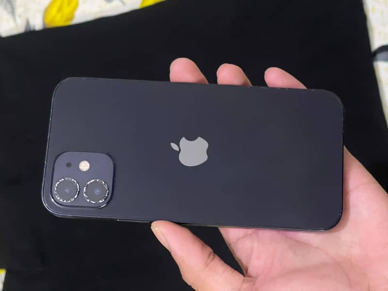 Apple iPhone 12 3