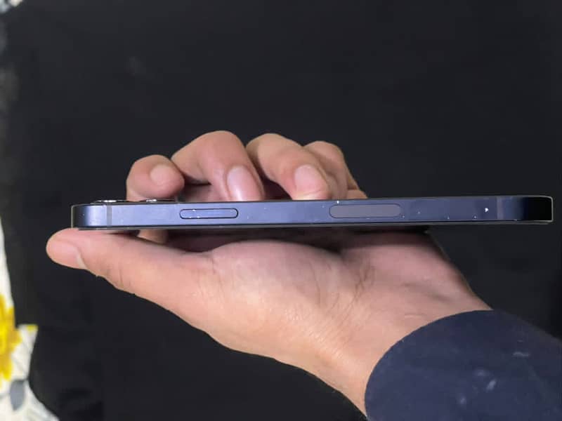 Apple iPhone 12 6