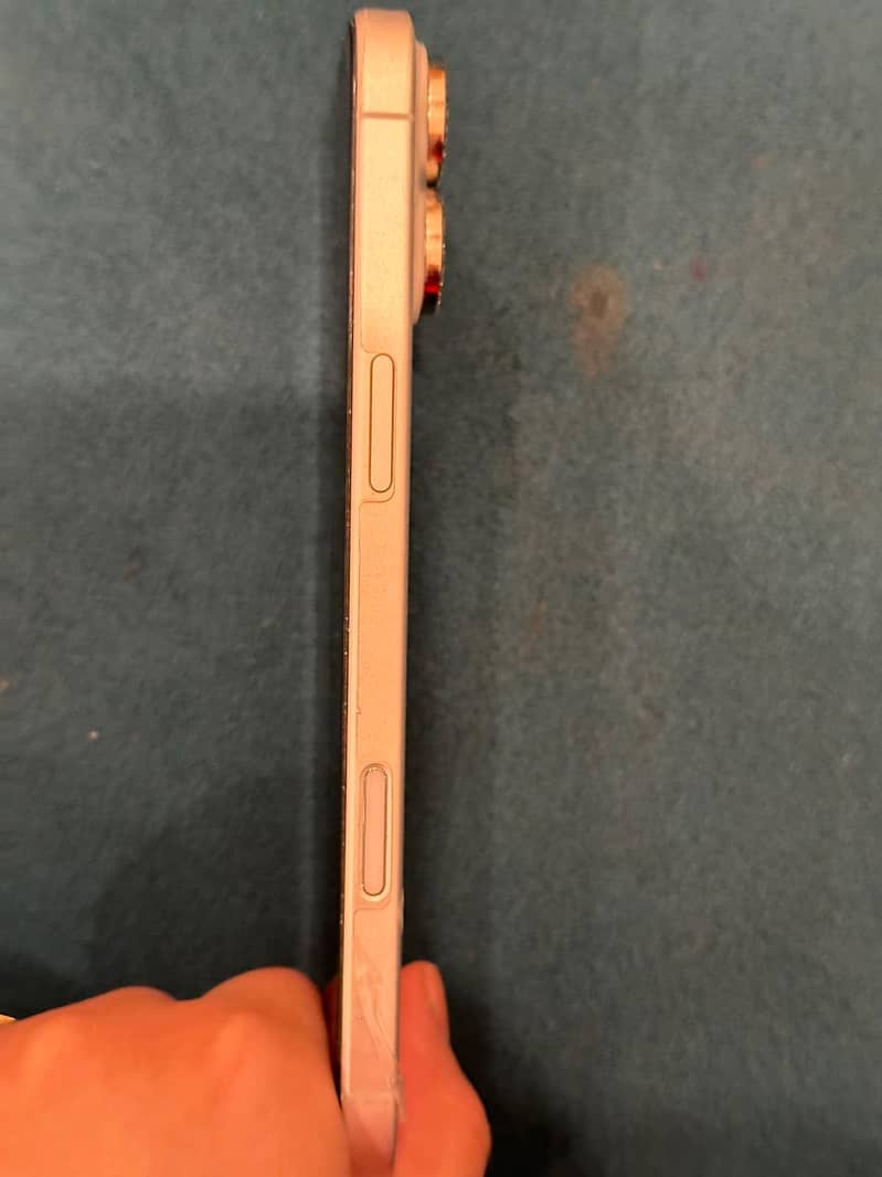 Apple iPhone 16 Plus 4