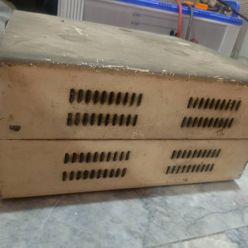 UPS & Battery 4