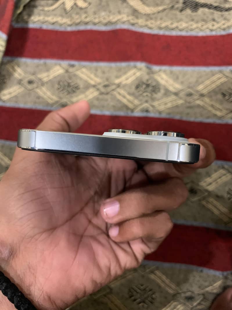 Apple iPhone 14 Pro Max 6