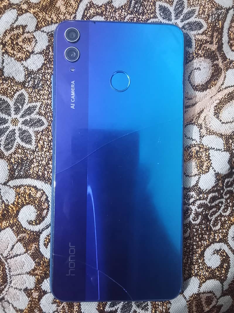Honor V8 1