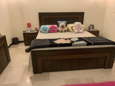 Complete bed set