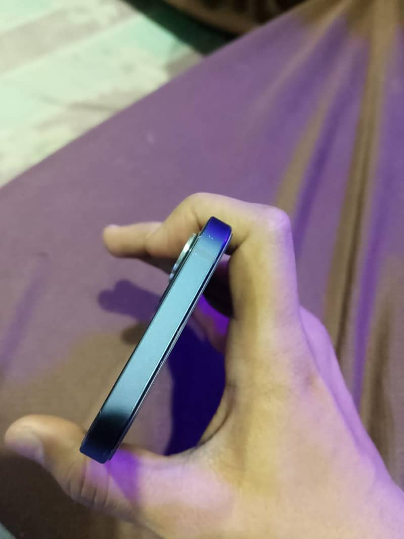 Apple iPhone 12 1