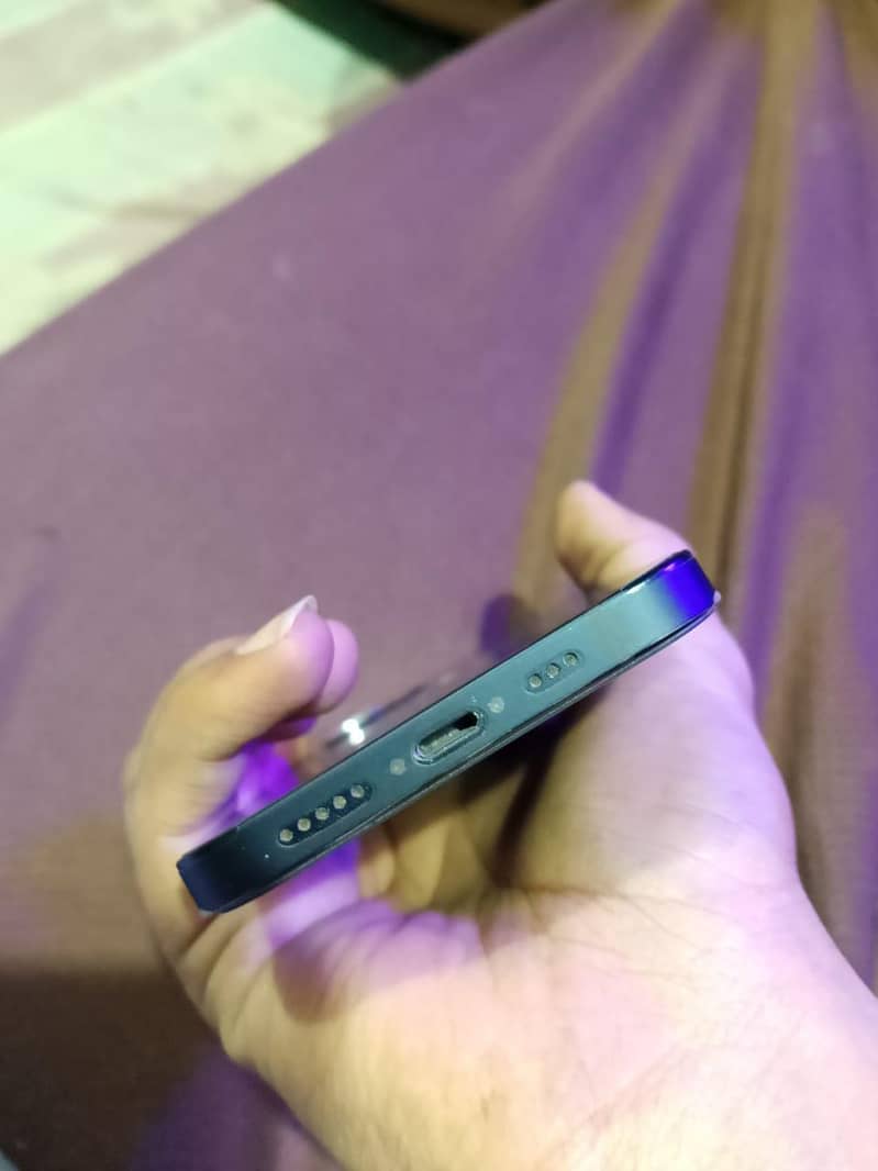 Apple iPhone 12 2