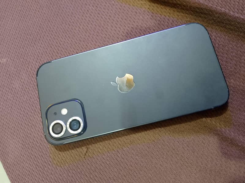Apple iPhone 12 4