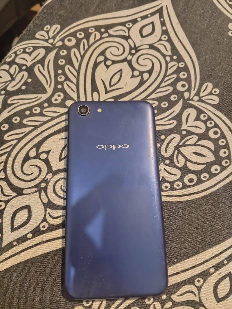 OPPO A83 0