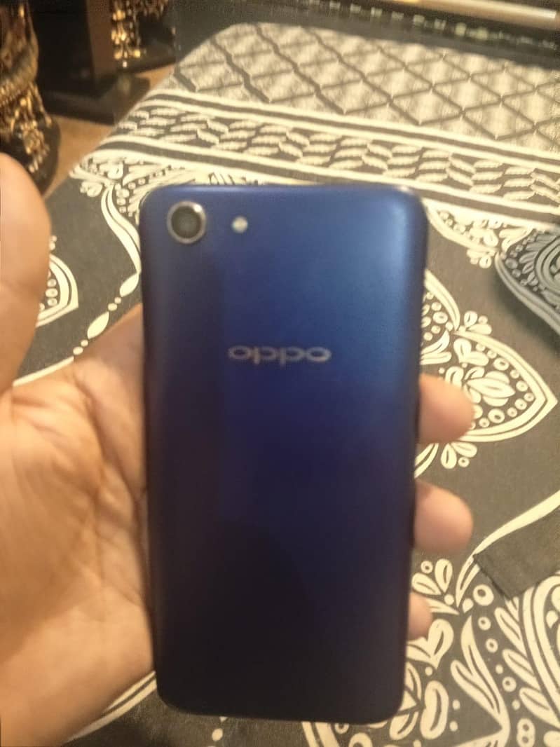 OPPO A83 1