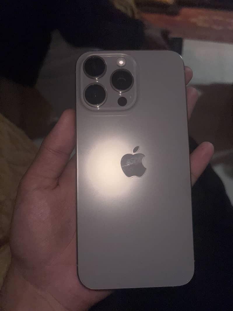 Apple iPhone 15 Pro Max 2