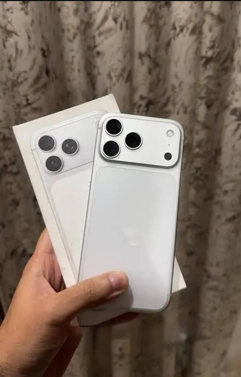 Apple iPhone 17 Pro Max 1