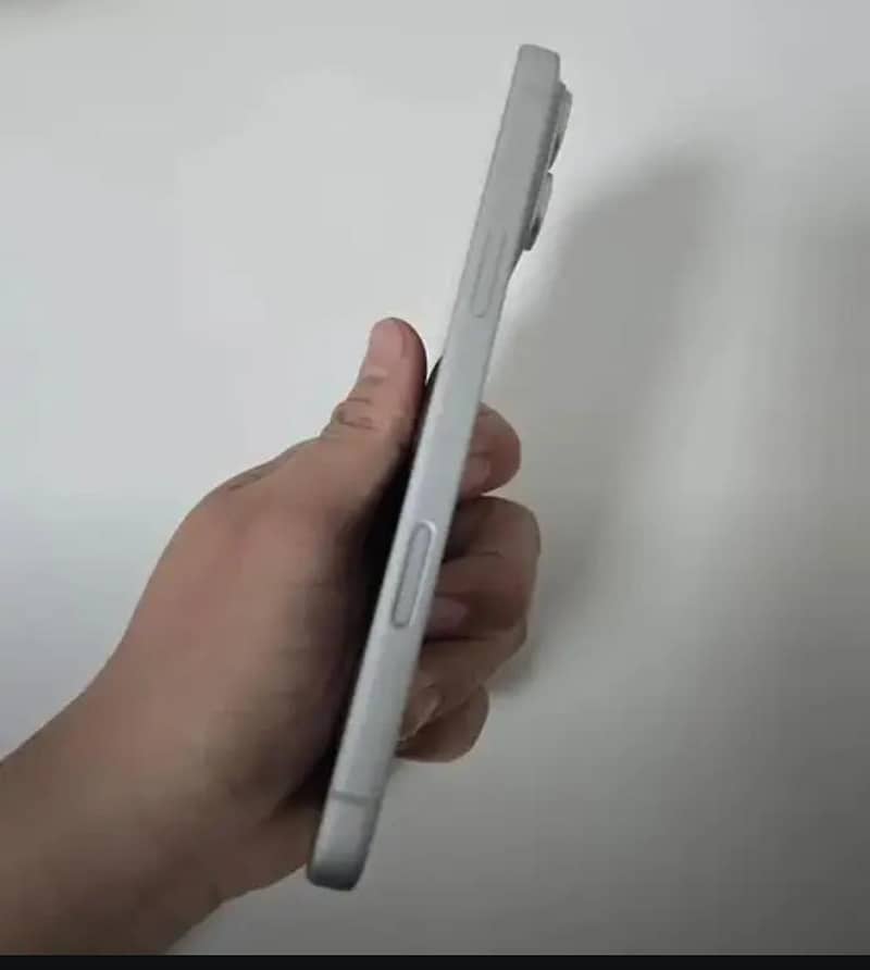 Apple iPhone 17 Pro Max 3