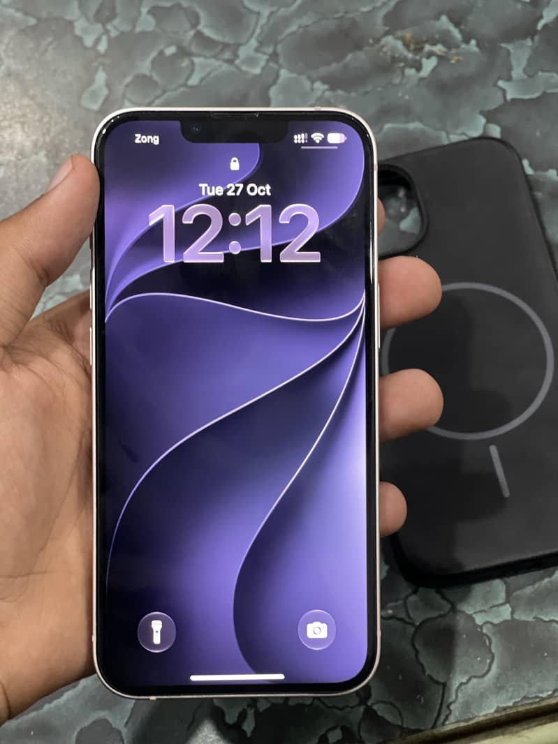 Apple iPhone 13 2