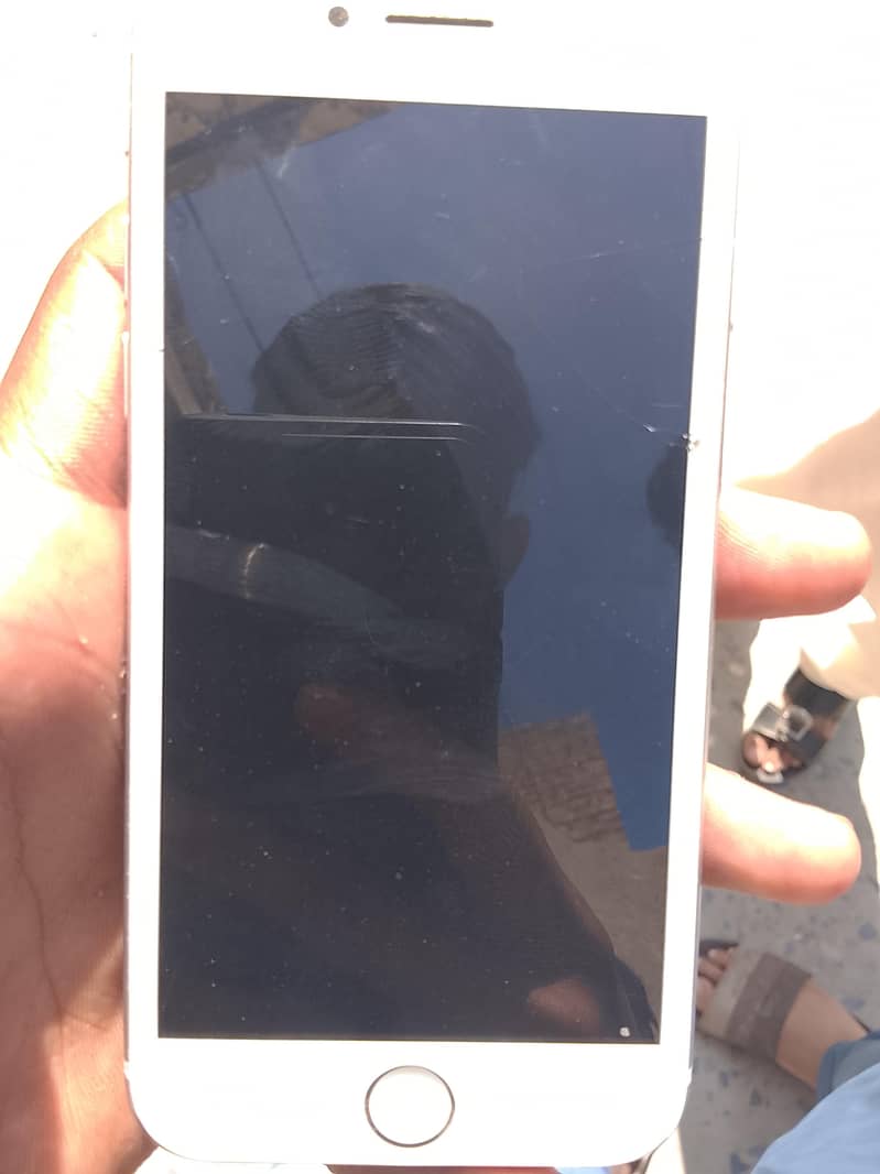 Apple iPhone 8 1