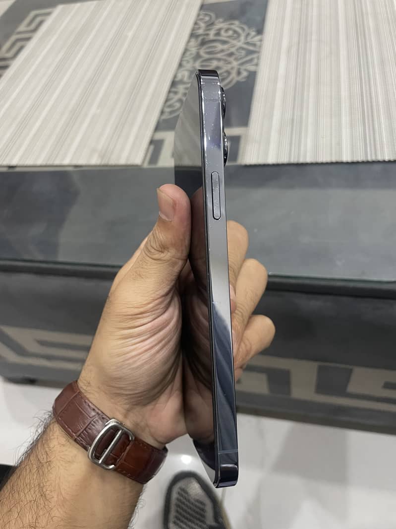 Apple iPhone 13 Pro Max 6