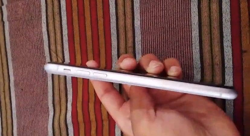 Apple iPhone 11 4