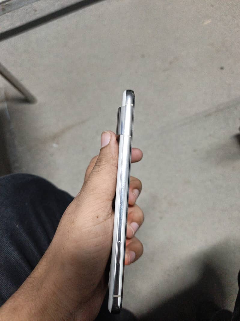 Google Pixel 8 Pro 2