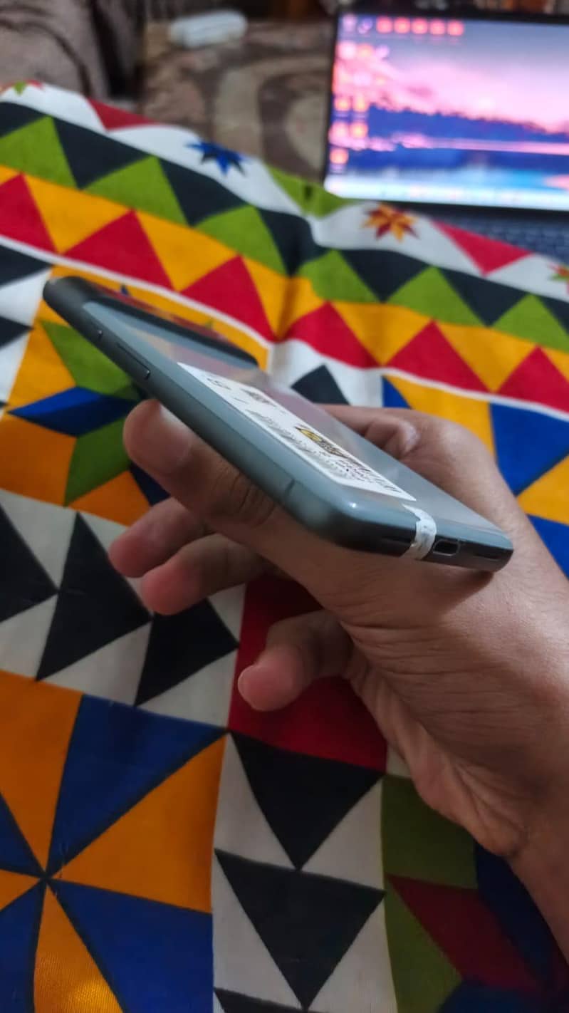 Google Pixel 8 6