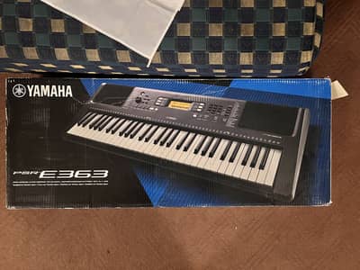 Yamaha PSR-E363 61-Key Touch Sensitive Keyboard with Box